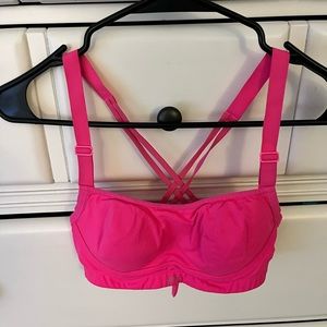 Size 32 pink Victoria Secret sports bra!